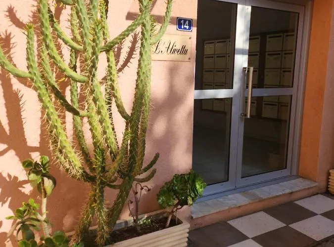 Beau / Clim / Parking / à 200 M