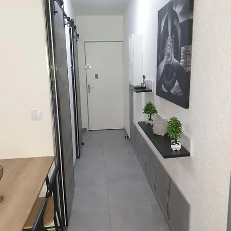 Apartamento Beau / Clim / Parking / A 200 M *