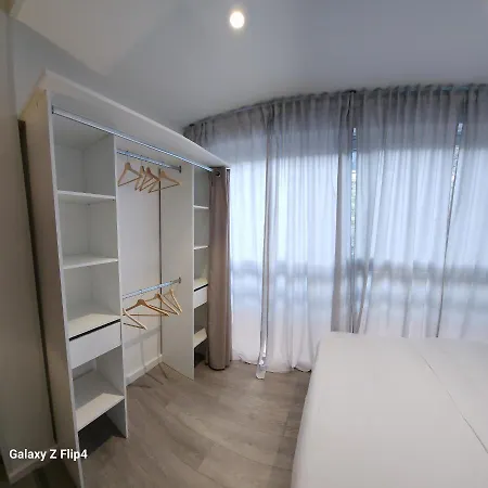 Beau / Clim / Parking / A 200 M *