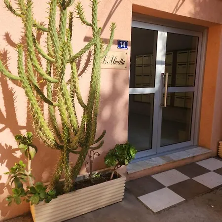 Beau / Clim / Parking / A 200 M